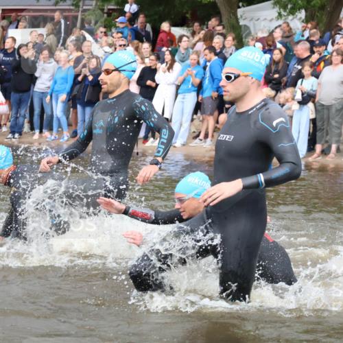 23.06.2024 - Viking Triathlon H.Heesch http://msf.ph/oto/6343380 23.06.2024 10:02:59 Schwimmen 33, 48, 86, 120, 200, 212, 225, 237, 256, 266, 280, 318, 328, 349, 355, 412, 468, 496 meine-sportfotos.de