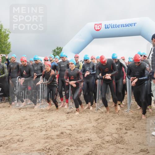 23.06.2024 - Viking Triathlon KatJ http://msf.ph/oto/6350871 23.06.2024 10:01:37 Schwimmen 12, 104, 107, 178, 242, 260, 261, 316, 363, 386, 453, 486, 498, 621, 623, 640, 654, 663 meine-sportfotos.de