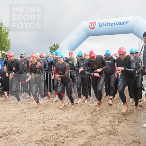 23.06.2024 - Viking Triathlon KatJ http://msf.ph/oto/6350873 23.06.2024 10:01:37 Schwimmen 12, 104, 107, 178, 242, 260, 261, 316, 363, 386, 453, 486, 498, 621, 623, 640, 654, 663 meine-sportfotos.de