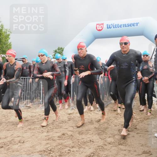 23.06.2024 - Viking Triathlon KatJ http://msf.ph/oto/6350876 23.06.2024 10:01:38 Schwimmen 12, 104, 107, 178, 242, 260, 261, 316, 363, 386, 453, 486, 498, 621, 623, 640, 654, 663 meine-sportfotos.de