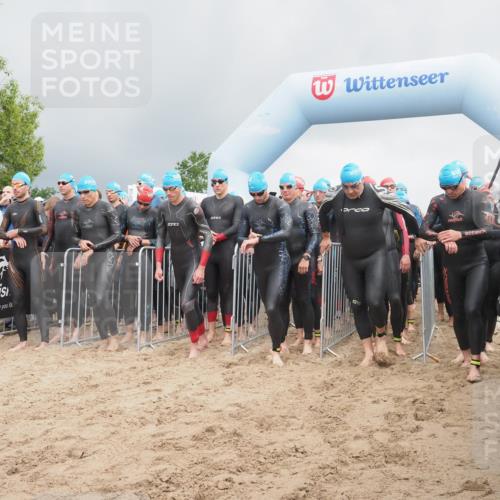 23.06.2024 - Viking Triathlon KatJ http://msf.ph/oto/6350884 23.06.2024 10:01:43 Schwimmen 12, 58, 104, 164, 245, 260, 276, 316, 363, 385, 454, 486, 498, 621, 623, 640, 654, 663 meine-sportfotos.de