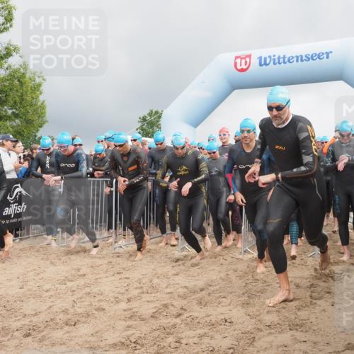 23.06.2024 - Viking Triathlon KatJ http://msf.ph/oto/6350956 23.06.2024 10:02:08 Schwimmen 61, 87, 118, 131, 136, 197, 199, 254, 259, 327, 434, 463, 477, 484, 503, 520, 534, 544 meine-sportfotos.de