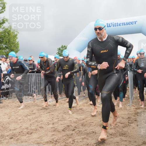 23.06.2024 - Viking Triathlon KatJ http://msf.ph/oto/6350958 23.06.2024 10:02:08 Schwimmen 61, 87, 118, 131, 136, 197, 199, 254, 259, 327, 434, 463, 477, 484, 503, 520, 534, 544 meine-sportfotos.de