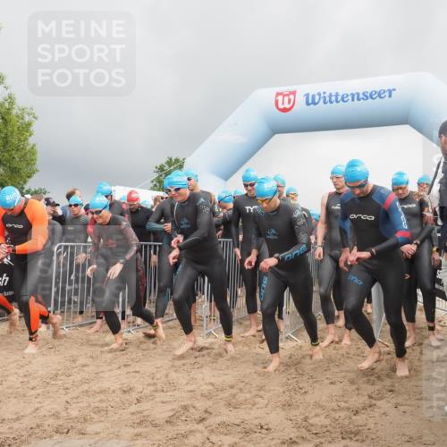 23.06.2024 - Viking Triathlon KatJ http://msf.ph/oto/6351011 23.06.2024 10:02:28 Schwimmen 5, 11, 117, 168, 296, 359, 394, 407, 416, 425, 488, 491, 502, 517, 524, 601, 628, 655 meine-sportfotos.de