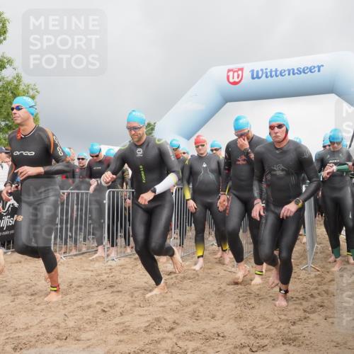 23.06.2024 - Viking Triathlon KatJ http://msf.ph/oto/6351041 23.06.2024 10:02:38 Schwimmen 62, 194, 218, 296, 312, 359, 360, 361, 389, 404, 407, 416, 427, 488, 517, 541, 549, 627 meine-sportfotos.de