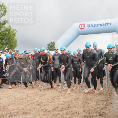 23.06.2024 - Viking Triathlon KatJ http://msf.ph/oto/6351069 23.06.2024 10:02:47 Schwimmen 33, 120, 129, 215, 238, 318, 340, 355, 360, 372, 389, 404, 427, 468, 496, 541, 604, 627 meine-sportfotos.de
