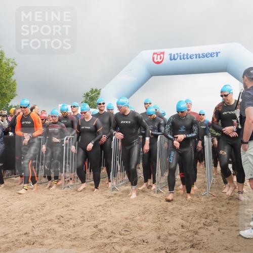 23.06.2024 - Viking Triathlon KatJ http://msf.ph/oto/6351185 23.06.2024 10:03:02 Schwimmen 48, 68, 69, 86, 200, 212, 225, 237, 256, 266, 280, 297, 328, 338, 349, 369, 412, 653 meine-sportfotos.de