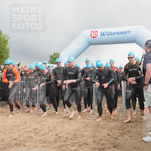 23.06.2024 - Viking Triathlon KatJ http://msf.ph/oto/6351189 23.06.2024 10:03:02 Schwimmen 48, 68, 69, 86, 200, 212, 225, 237, 256, 266, 280, 297, 328, 338, 349, 369, 412, 653 meine-sportfotos.de
