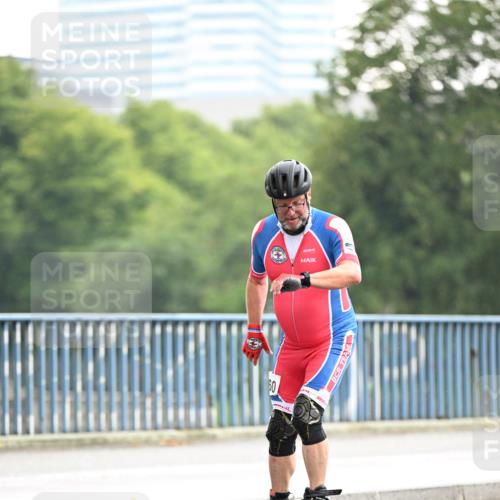 30.06.2024 - hella hamburg halbmarathon Dr. Thomas Lammeyer http://msf.ph/oto/6404755 30.06.2024 09:00:51 Kennedybrücke 60 meine-sportfotos.de
