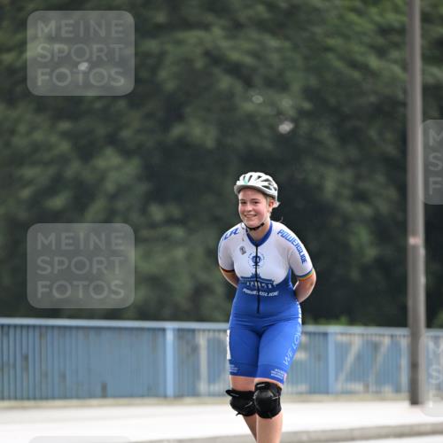 30.06.2024 - hella hamburg halbmarathon Dr. Thomas Lammeyer http://msf.ph/oto/6404901 30.06.2024 09:01:27 Kennedybrücke  meine-sportfotos.de