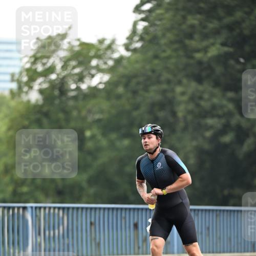 30.06.2024 - hella hamburg halbmarathon Dr. Thomas Lammeyer http://msf.ph/oto/6405527 30.06.2024 09:02:56 Kennedybrücke  meine-sportfotos.de