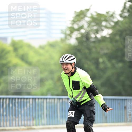 30.06.2024 - hella hamburg halbmarathon Dr. Thomas Lammeyer http://msf.ph/oto/6406343 30.06.2024 09:03:19 Kennedybrücke 28 meine-sportfotos.de