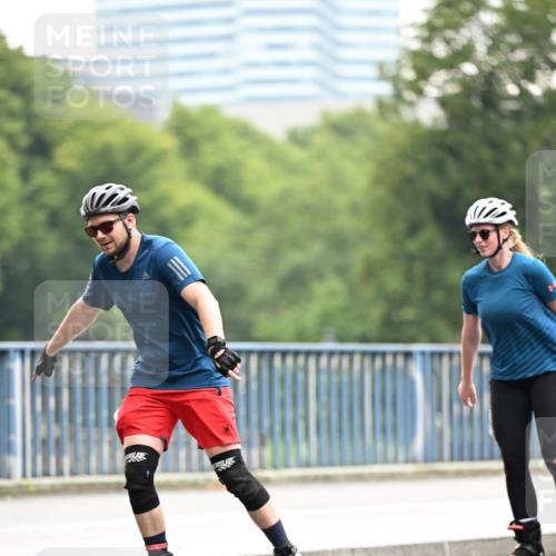 30.06.2024 - hella hamburg halbmarathon Dr. Thomas Lammeyer http://msf.ph/oto/6407200 30.06.2024 09:03:42 Kennedybrücke  meine-sportfotos.de