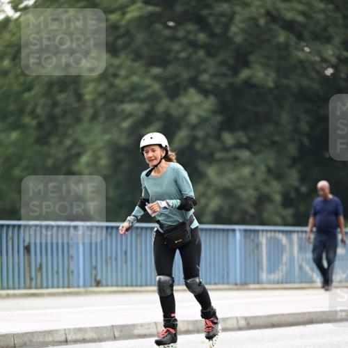 30.06.2024 - hella hamburg halbmarathon Dr. Thomas Lammeyer http://msf.ph/oto/6409865 30.06.2024 09:05:44 Kennedybrücke  meine-sportfotos.de