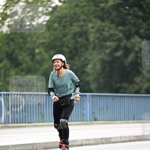 30.06.2024 - hella hamburg halbmarathon Dr. Thomas Lammeyer http://msf.ph/oto/6409963 30.06.2024 09:05:44 Kennedybrücke 379 meine-sportfotos.de