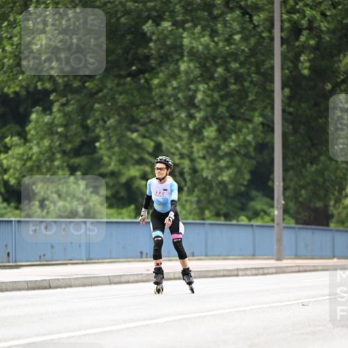 30.06.2024 - hella hamburg halbmarathon Dr. Thomas Lammeyer http://msf.ph/oto/6418607 30.06.2024 09:09:51 Kennedybrücke 3 meine-sportfotos.de