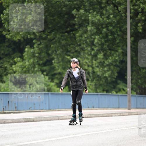 30.06.2024 - hella hamburg halbmarathon Dr. Thomas Lammeyer http://msf.ph/oto/6419358 30.06.2024 09:10:56 Kennedybrücke  meine-sportfotos.de
