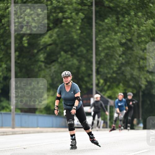 30.06.2024 - hella hamburg halbmarathon Dr. Thomas Lammeyer http://msf.ph/oto/6419463 30.06.2024 09:11:14 Kennedybrücke  meine-sportfotos.de