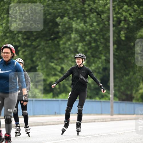 30.06.2024 - hella hamburg halbmarathon Dr. Thomas Lammeyer http://msf.ph/oto/6420070 30.06.2024 09:11:22 Kennedybrücke  meine-sportfotos.de