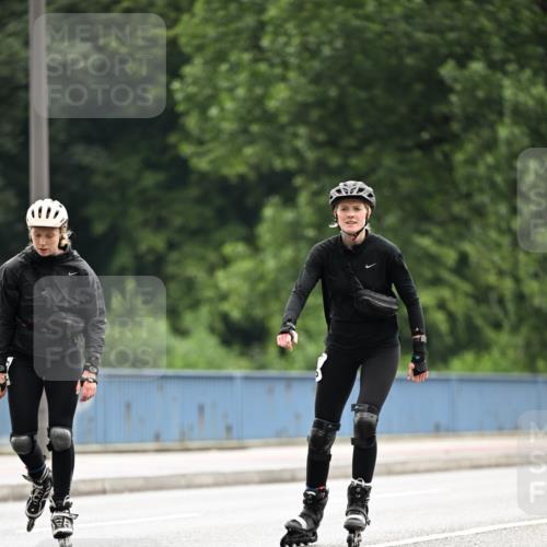 30.06.2024 - hella hamburg halbmarathon Dr. Thomas Lammeyer http://msf.ph/oto/6420240 30.06.2024 09:11:23 Kennedybrücke  meine-sportfotos.de