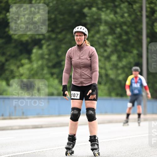 30.06.2024 - hella hamburg halbmarathon Dr. Thomas Lammeyer http://msf.ph/oto/6421001 30.06.2024 09:12:08 Kennedybrücke 187 meine-sportfotos.de