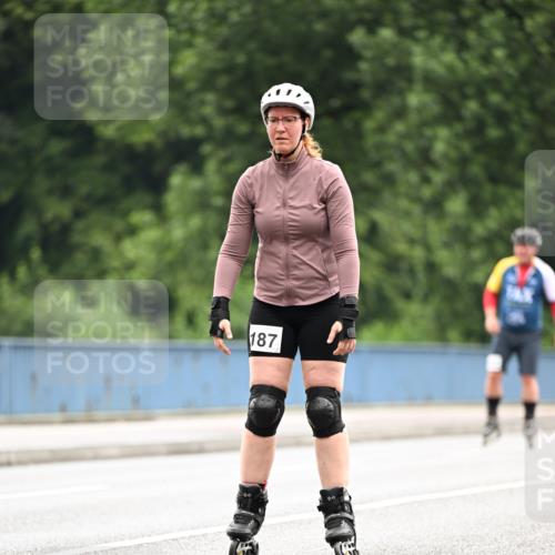 30.06.2024 - hella hamburg halbmarathon Dr. Thomas Lammeyer http://msf.ph/oto/6421055 30.06.2024 09:12:08 Kennedybrücke 187 meine-sportfotos.de