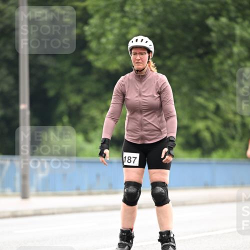 30.06.2024 - hella hamburg halbmarathon Dr. Thomas Lammeyer http://msf.ph/oto/6421108 30.06.2024 09:12:09 Kennedybrücke 187 meine-sportfotos.de