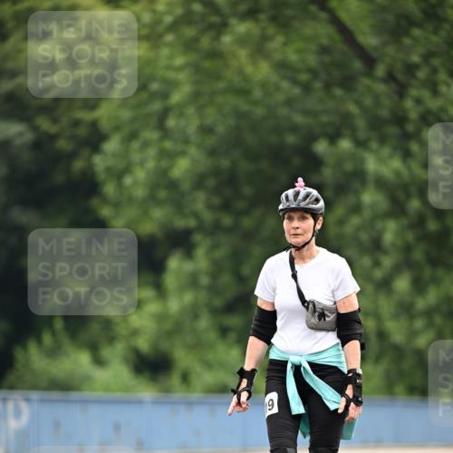 30.06.2024 - hella hamburg halbmarathon Dr. Thomas Lammeyer http://msf.ph/oto/6421473 30.06.2024 09:12:52 Kennedybrücke  meine-sportfotos.de