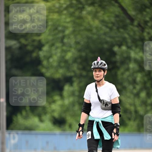30.06.2024 - hella hamburg halbmarathon Dr. Thomas Lammeyer http://msf.ph/oto/6421505 30.06.2024 09:12:52 Kennedybrücke 19 meine-sportfotos.de