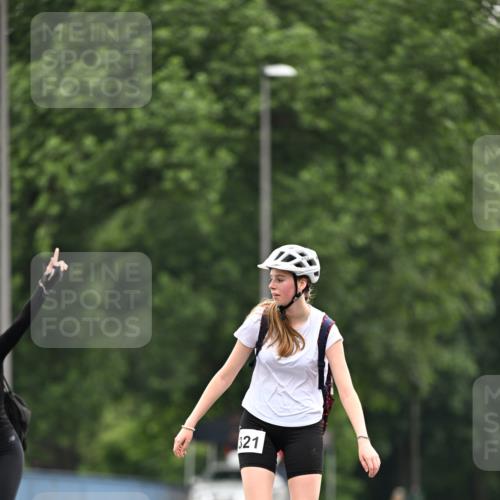30.06.2024 - hella hamburg halbmarathon Dr. Thomas Lammeyer http://msf.ph/oto/6421723 30.06.2024 09:12:57 Kennedybrücke 321 meine-sportfotos.de
