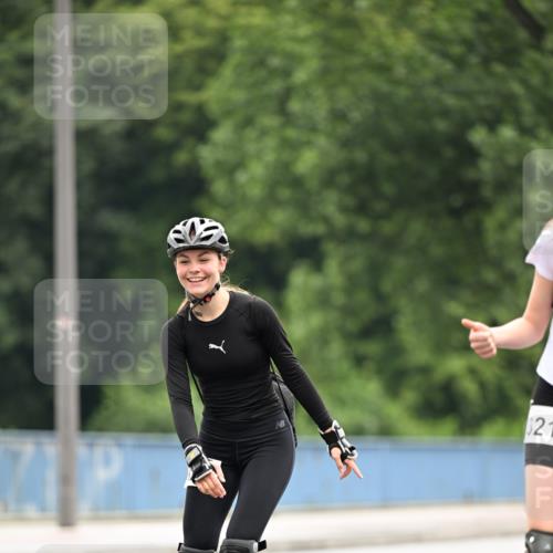 30.06.2024 - hella hamburg halbmarathon Dr. Thomas Lammeyer http://msf.ph/oto/6421969 30.06.2024 09:12:59 Kennedybrücke 18, 21 meine-sportfotos.de