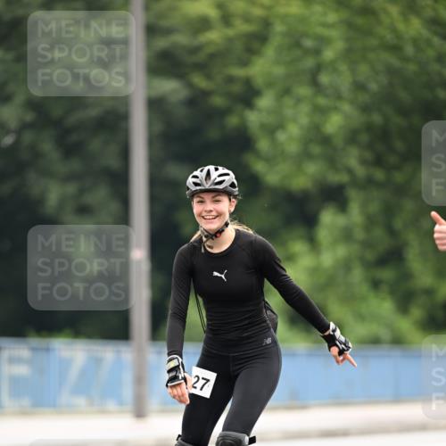 30.06.2024 - hella hamburg halbmarathon Dr. Thomas Lammeyer http://msf.ph/oto/6421989 30.06.2024 09:12:59 Kennedybrücke 27 meine-sportfotos.de