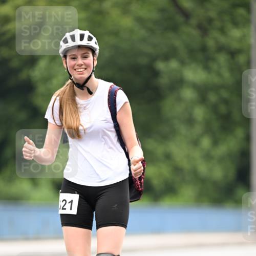 30.06.2024 - hella hamburg halbmarathon Dr. Thomas Lammeyer http://msf.ph/oto/6422018 30.06.2024 09:12:59 Kennedybrücke 21 meine-sportfotos.de