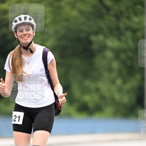 30.06.2024 - hella hamburg halbmarathon Dr. Thomas Lammeyer http://msf.ph/oto/6422045 30.06.2024 09:12:59 Kennedybrücke 21 meine-sportfotos.de