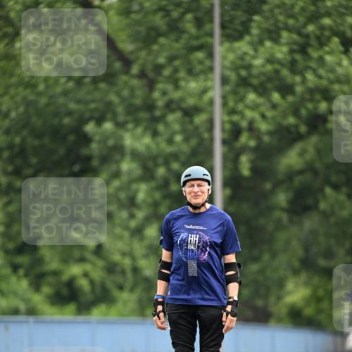 30.06.2024 - hella hamburg halbmarathon Dr. Thomas Lammeyer http://msf.ph/oto/6422201 30.06.2024 09:13:06 Kennedybrücke 2 meine-sportfotos.de