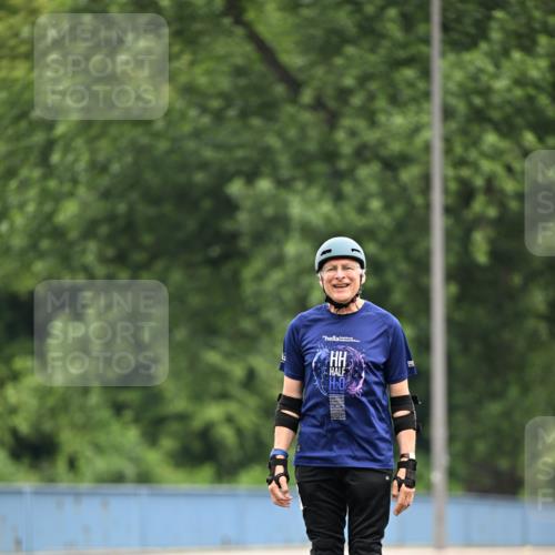 30.06.2024 - hella hamburg halbmarathon Dr. Thomas Lammeyer http://msf.ph/oto/6422258 30.06.2024 09:13:06 Kennedybrücke 20 meine-sportfotos.de