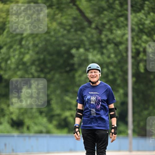 30.06.2024 - hella hamburg halbmarathon Dr. Thomas Lammeyer http://msf.ph/oto/6422285 30.06.2024 09:13:06 Kennedybrücke 20 meine-sportfotos.de