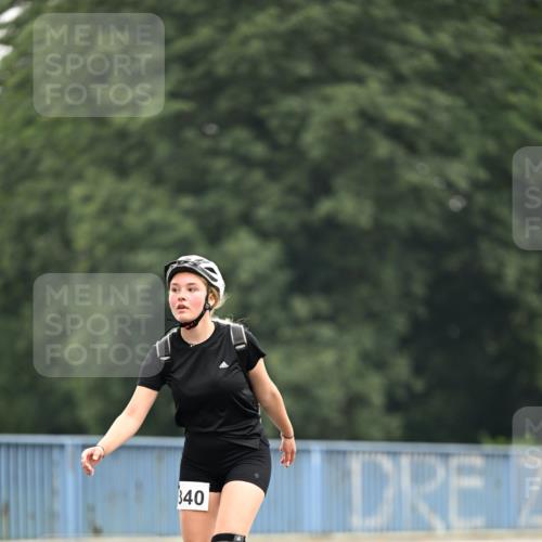 30.06.2024 - hella hamburg halbmarathon Dr. Thomas Lammeyer http://msf.ph/oto/6422588 30.06.2024 09:13:22 Kennedybrücke 40 meine-sportfotos.de