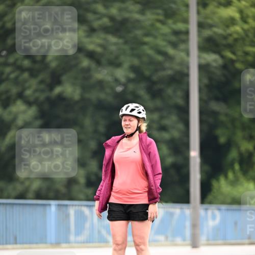 30.06.2024 - hella hamburg halbmarathon Dr. Thomas Lammeyer http://msf.ph/oto/6423383 30.06.2024 09:14:14 Kennedybrücke  meine-sportfotos.de