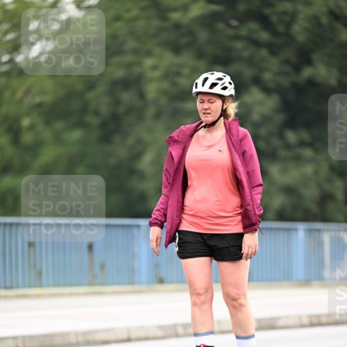 30.06.2024 - hella hamburg halbmarathon Dr. Thomas Lammeyer http://msf.ph/oto/6423547 30.06.2024 09:14:14 Kennedybrücke  meine-sportfotos.de