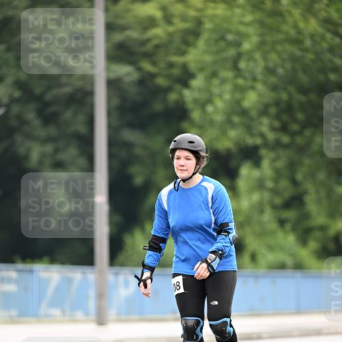 30.06.2024 - hella hamburg halbmarathon Dr. Thomas Lammeyer http://msf.ph/oto/6423743 30.06.2024 09:14:40 Kennedybrücke 08 meine-sportfotos.de