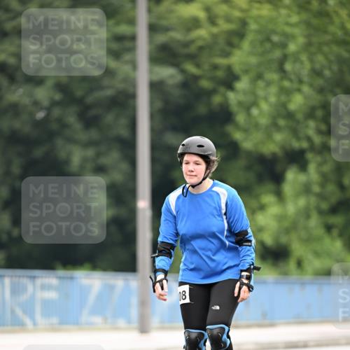 30.06.2024 - hella hamburg halbmarathon Dr. Thomas Lammeyer http://msf.ph/oto/6423771 30.06.2024 09:14:41 Kennedybrücke 08 meine-sportfotos.de