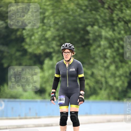 30.06.2024 - hella hamburg halbmarathon Dr. Thomas Lammeyer http://msf.ph/oto/6424148 30.06.2024 09:16:17 Kennedybrücke 066 meine-sportfotos.de