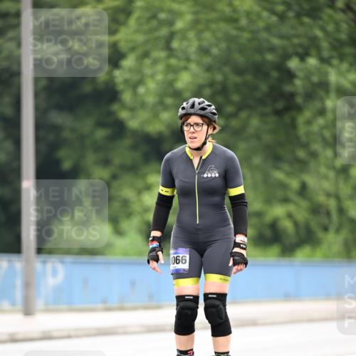 30.06.2024 - hella hamburg halbmarathon Dr. Thomas Lammeyer http://msf.ph/oto/6424181 30.06.2024 09:16:18 Kennedybrücke 066 meine-sportfotos.de