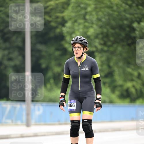 30.06.2024 - hella hamburg halbmarathon Dr. Thomas Lammeyer http://msf.ph/oto/6424214 30.06.2024 09:16:18 Kennedybrücke 066 meine-sportfotos.de