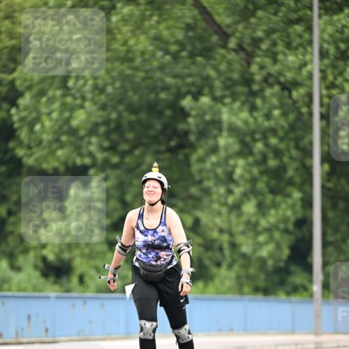 30.06.2024 - hella hamburg halbmarathon Dr. Thomas Lammeyer http://msf.ph/oto/6424266 30.06.2024 09:16:26 Kennedybrücke  meine-sportfotos.de