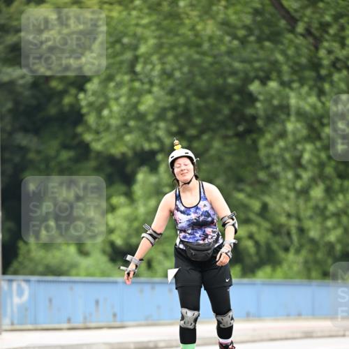 30.06.2024 - hella hamburg halbmarathon Dr. Thomas Lammeyer http://msf.ph/oto/6424322 30.06.2024 09:16:26 Kennedybrücke  meine-sportfotos.de