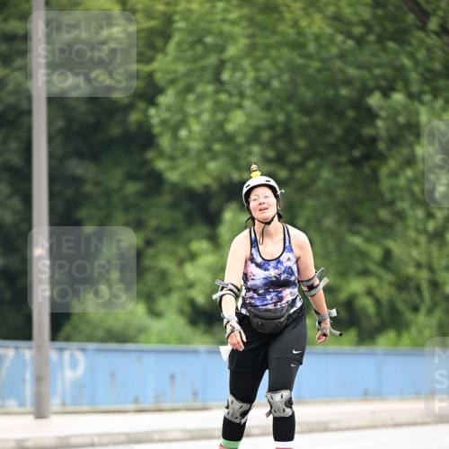 30.06.2024 - hella hamburg halbmarathon Dr. Thomas Lammeyer http://msf.ph/oto/6424410 30.06.2024 09:16:26 Kennedybrücke  meine-sportfotos.de