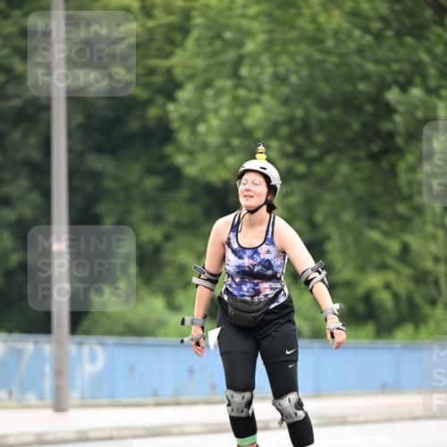 30.06.2024 - hella hamburg halbmarathon Dr. Thomas Lammeyer http://msf.ph/oto/6424494 30.06.2024 09:16:27 Kennedybrücke  meine-sportfotos.de