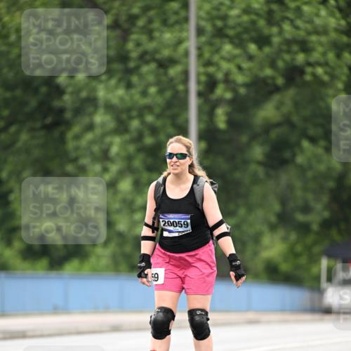 30.06.2024 - hella hamburg halbmarathon Dr. Thomas Lammeyer http://msf.ph/oto/6425007 30.06.2024 09:17:49 Kennedybrücke 59, 20059, 2003 meine-sportfotos.de